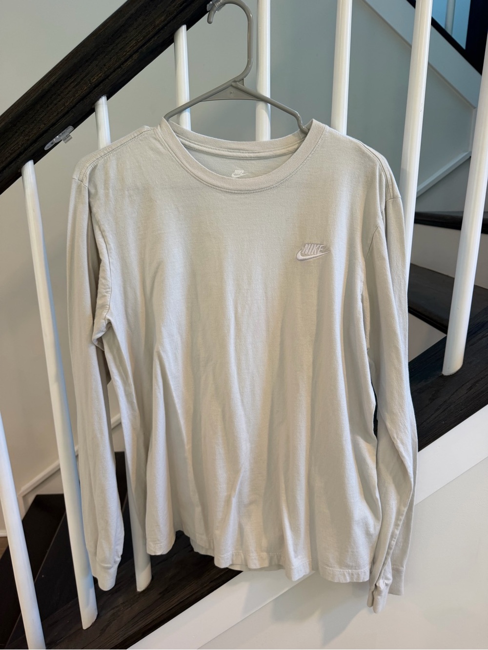 Nike Men’s Long-Sleeve Crew Tee — Light Gray